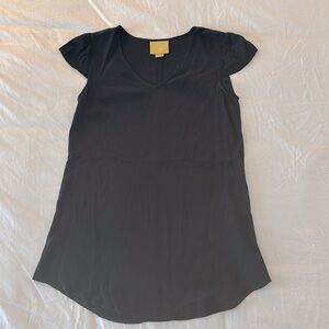 Cap sleeved loose fitting tunic top